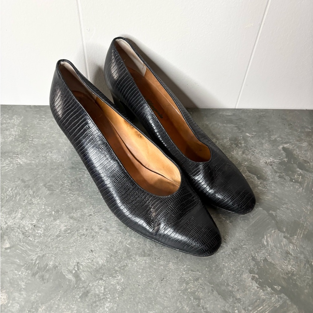 Robert Clergerie black leather round toe pumps low size 8.5